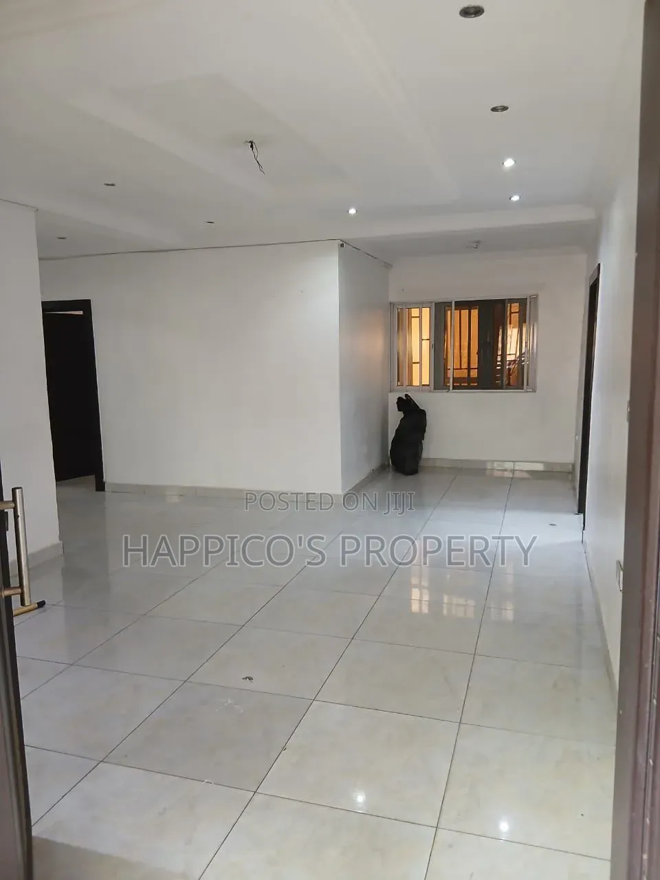 3bdrm Block of Flats in Alagomeji for rent in Alagomeji