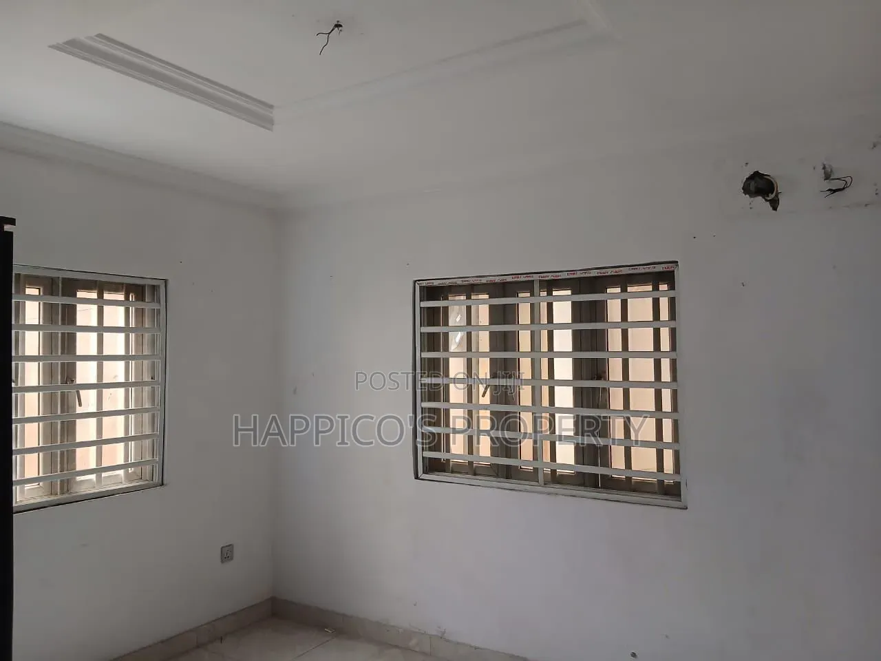 3bdrm Block of Flats in Alagomeji for rent in Alagomeji