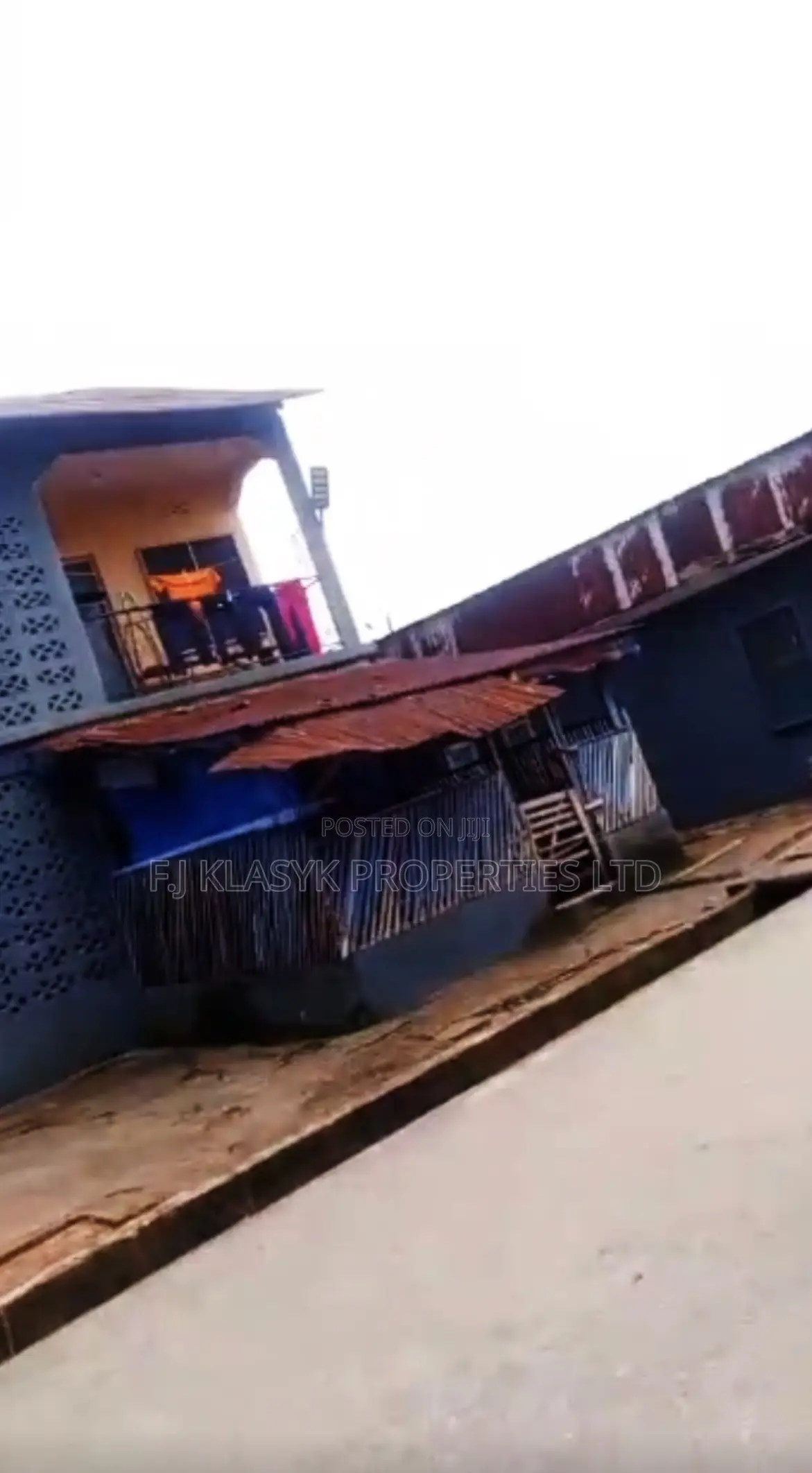 8bdrm Block of Flats in Benin City for sale in Benin City