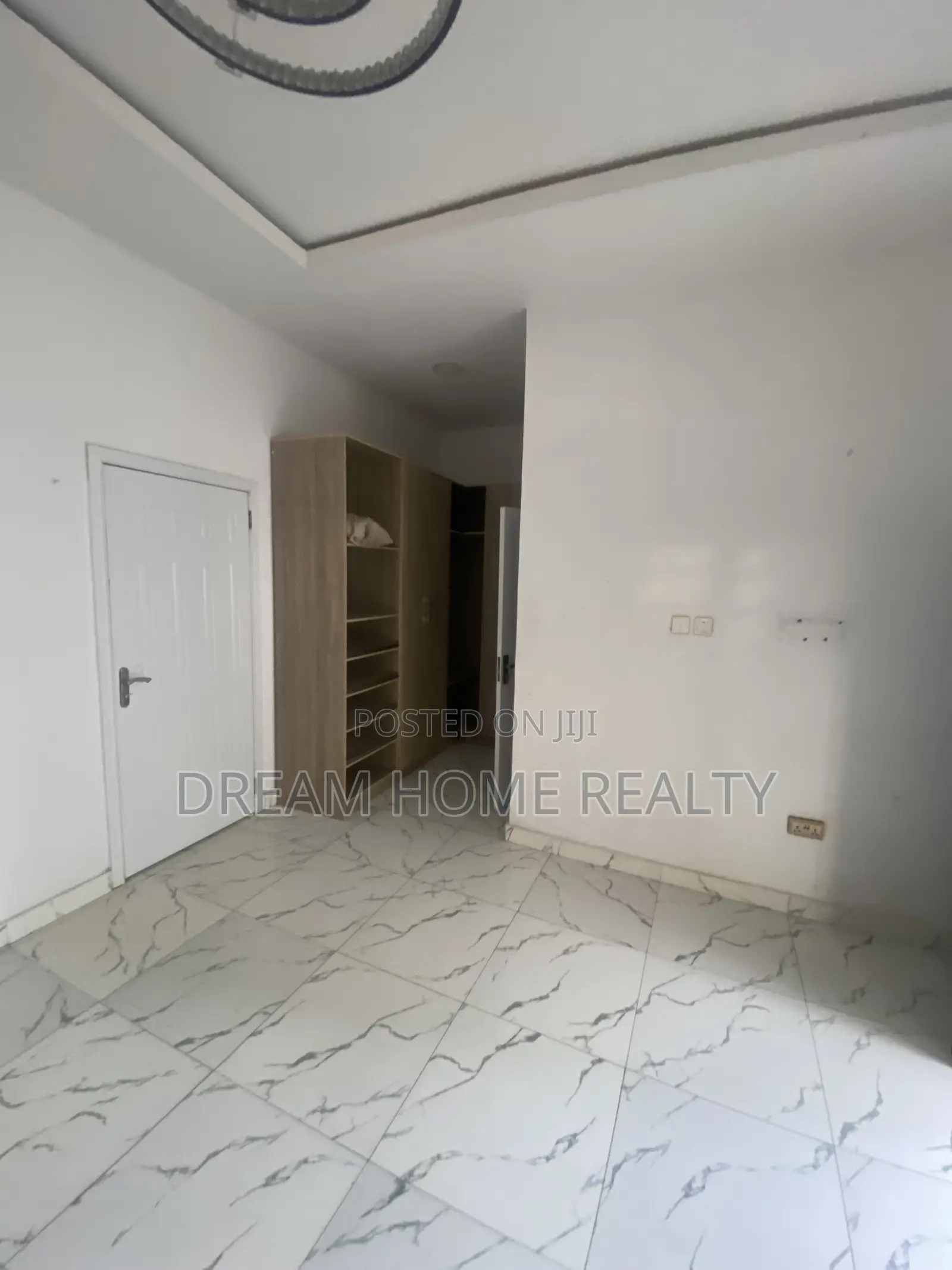4bdrm Duplex in Ikota for sale in Ikota