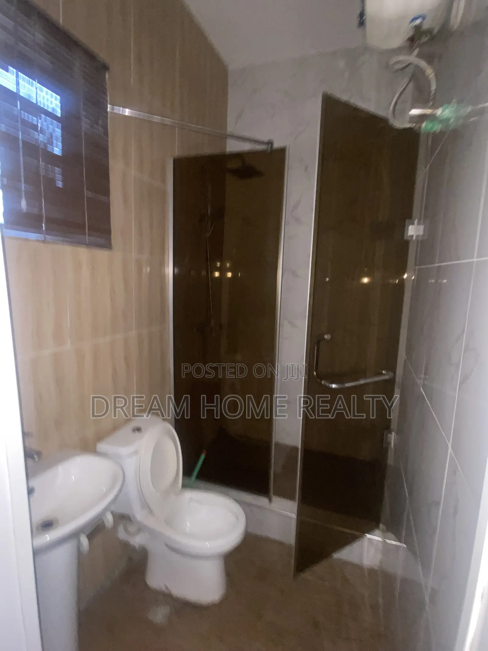 4bdrm Duplex in Ikota for sale in Ikota