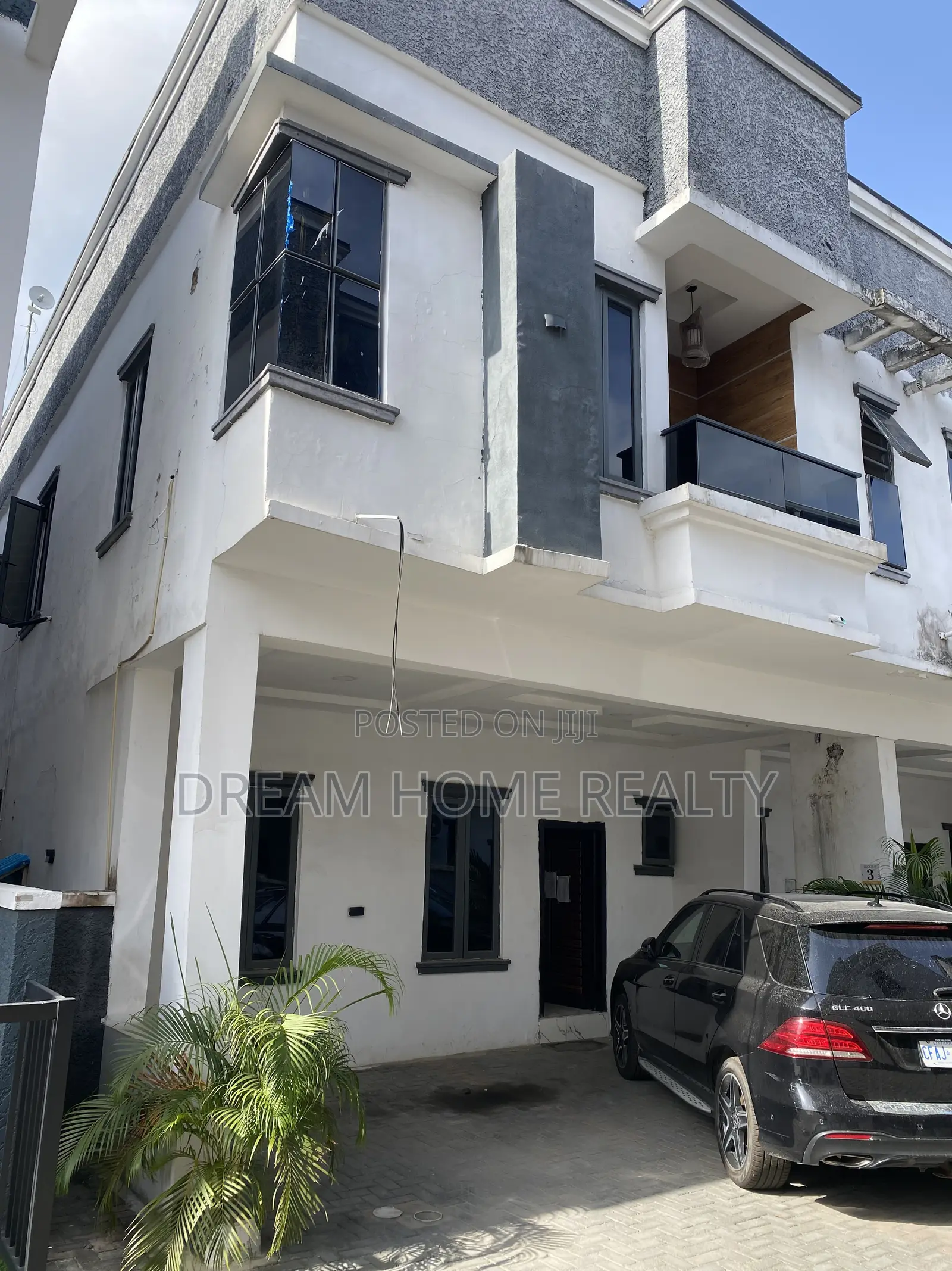 4bdrm Duplex in Ikota for sale in Ikota