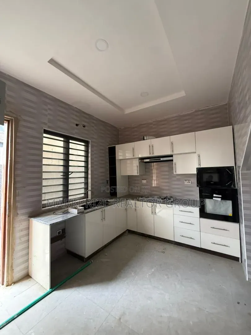 4bdrm Duplex in Ikota Lekki Lagos for sale in Ikota