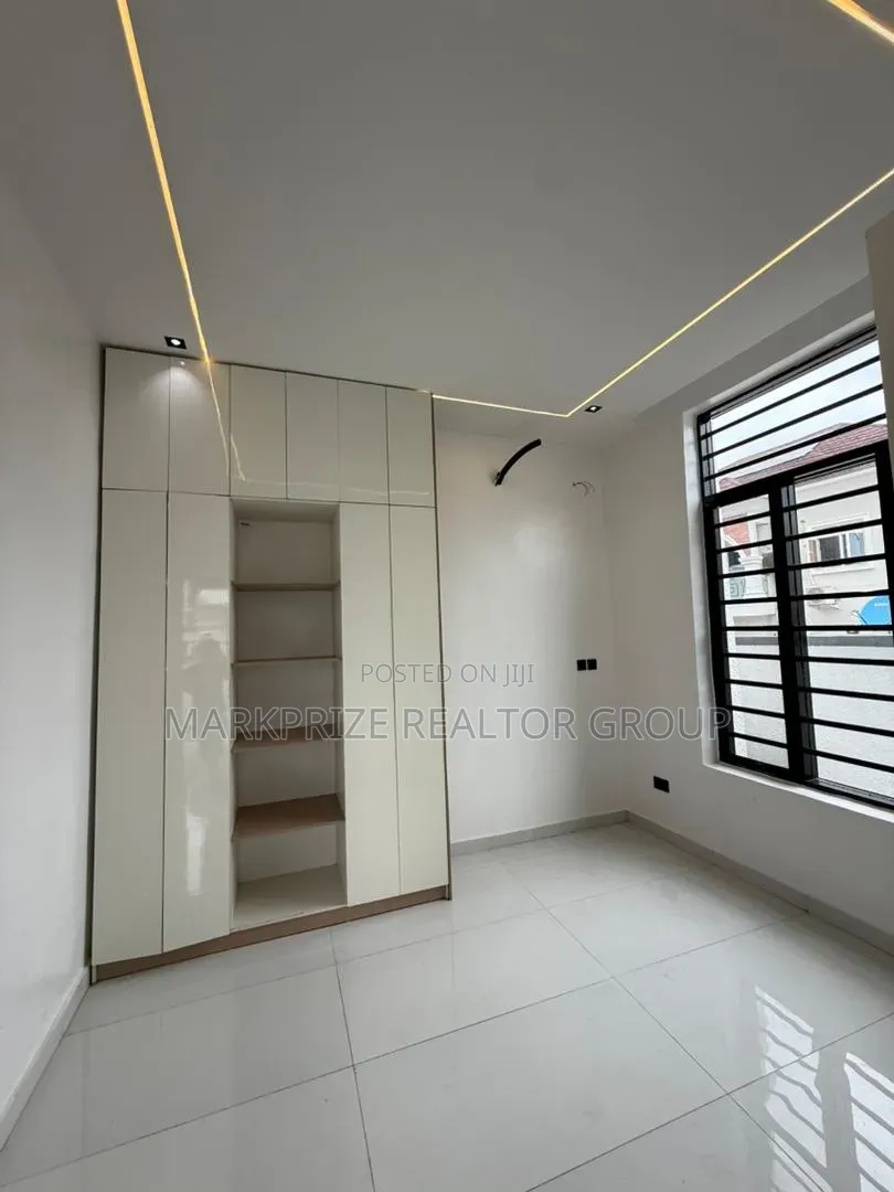 5bdrm Duplex in Ikota Lekki Lagos for sale in Ikota