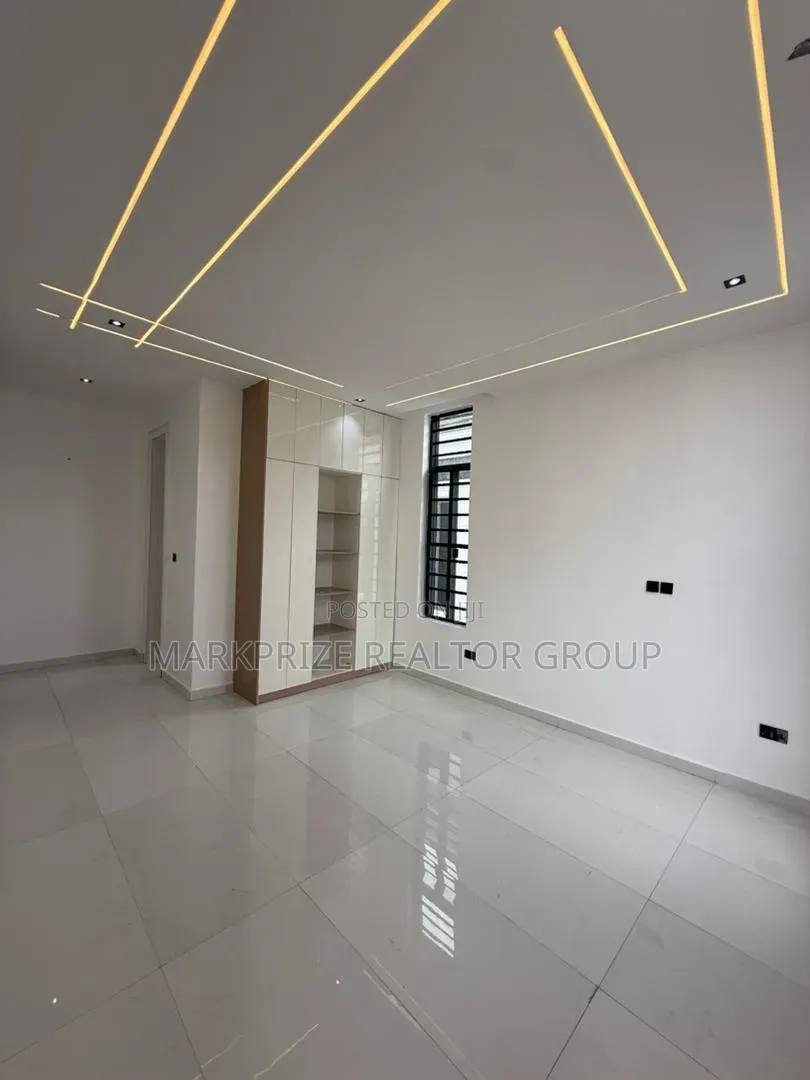 5bdrm Duplex in Ikota Lekki Lagos for sale in Ikota