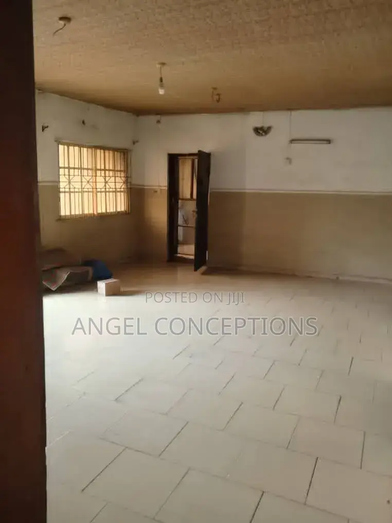 3bdrm Apartment in Ebute Metta for rent in Ebute Metta