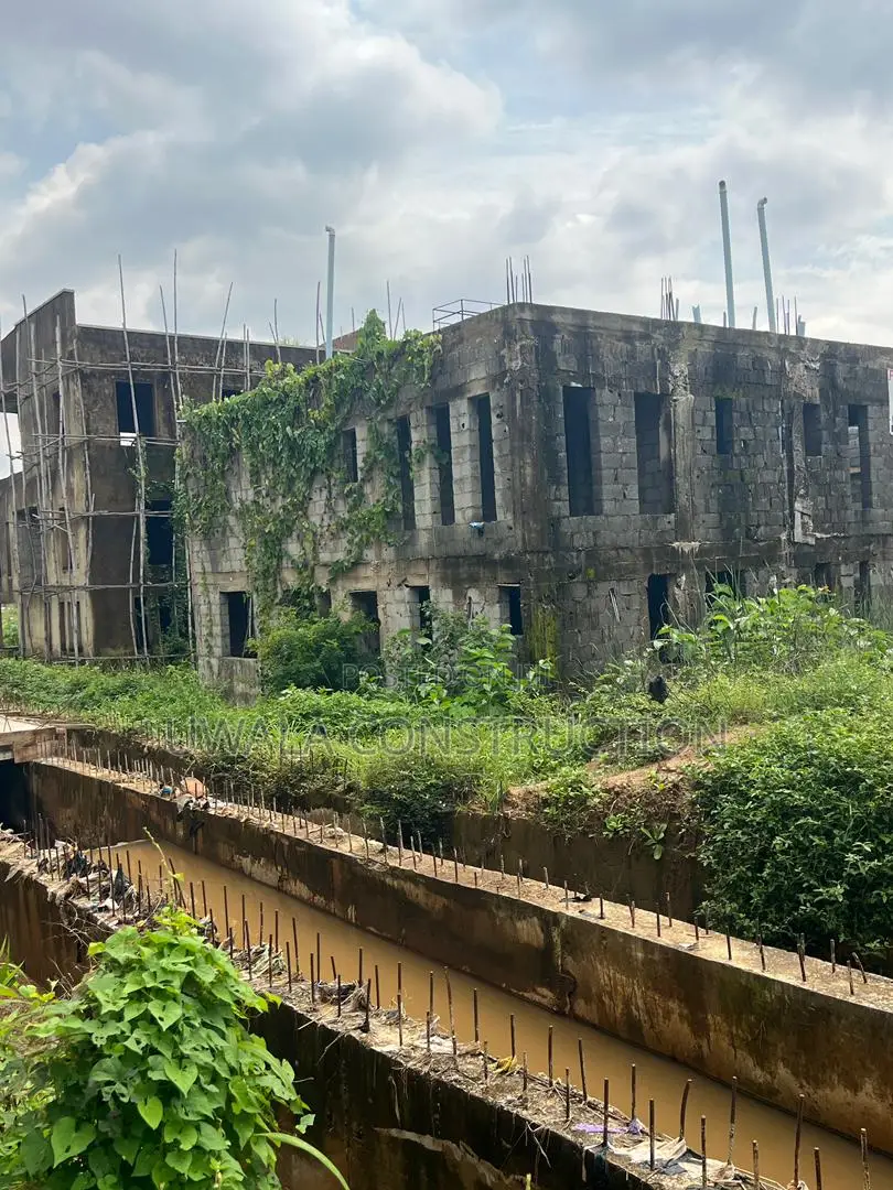 4bdrm Duplex in Katampe (Main) for Sale in Katampe (Main)