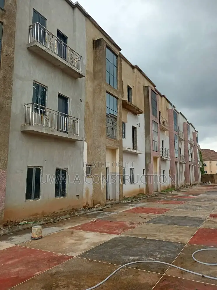 4bdrm Duplex in Kado for sale in Kado
