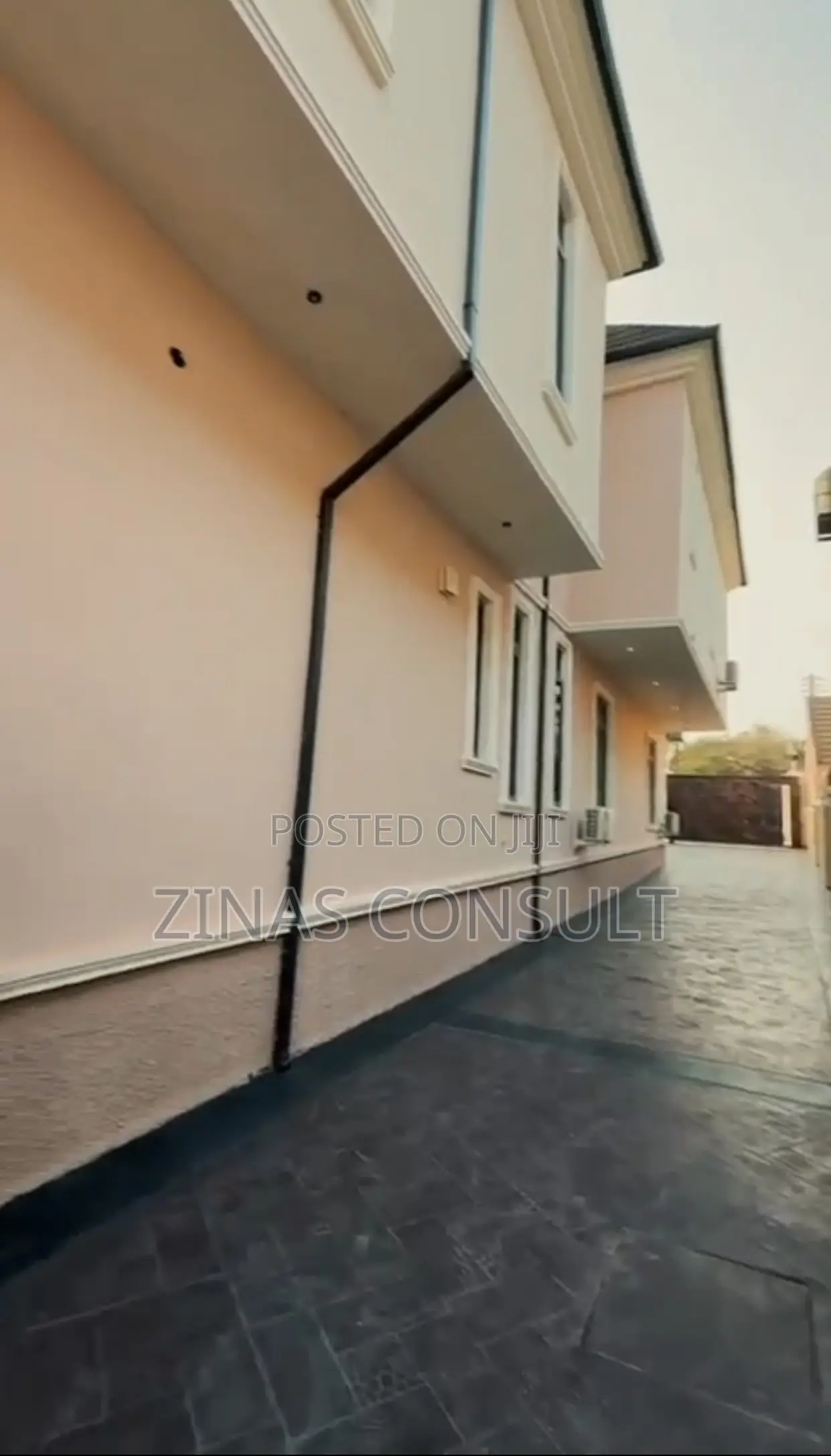 5bdrm Duplex in Apo Resettlement for sale in Apo Resettlement