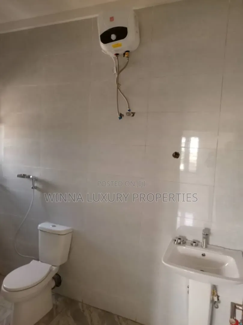 3bdrm Apartment in Von Axis, Lugbe District for rent in Lugbe District