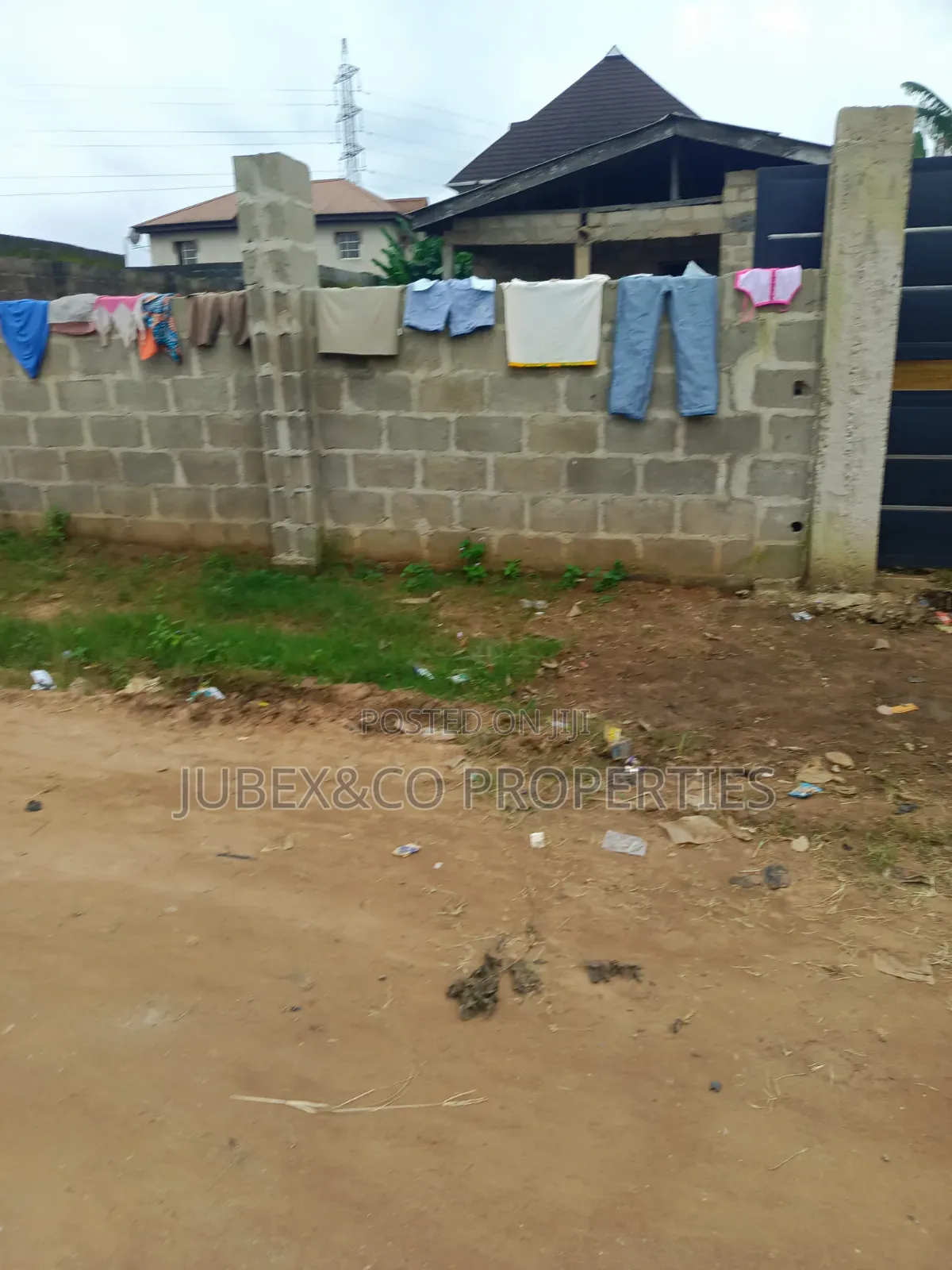 6bdrm Bungalow in Bayo Block Off Oju for sale in Ado-Odo/Ota