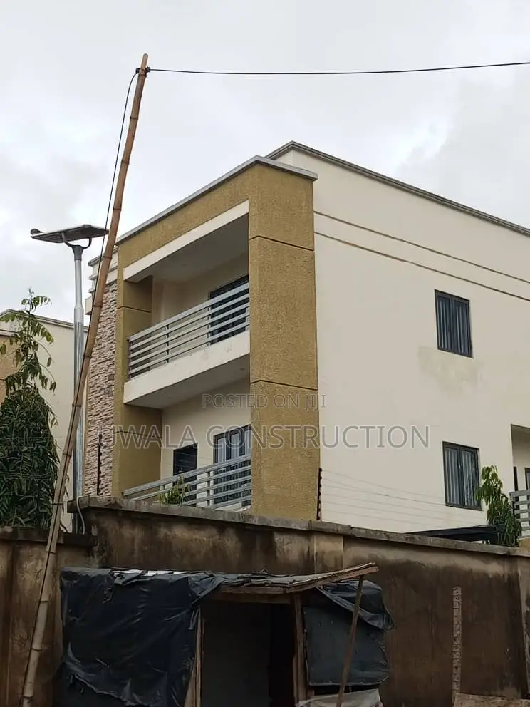 4bdrm Duplex in Kado for sale in Kado