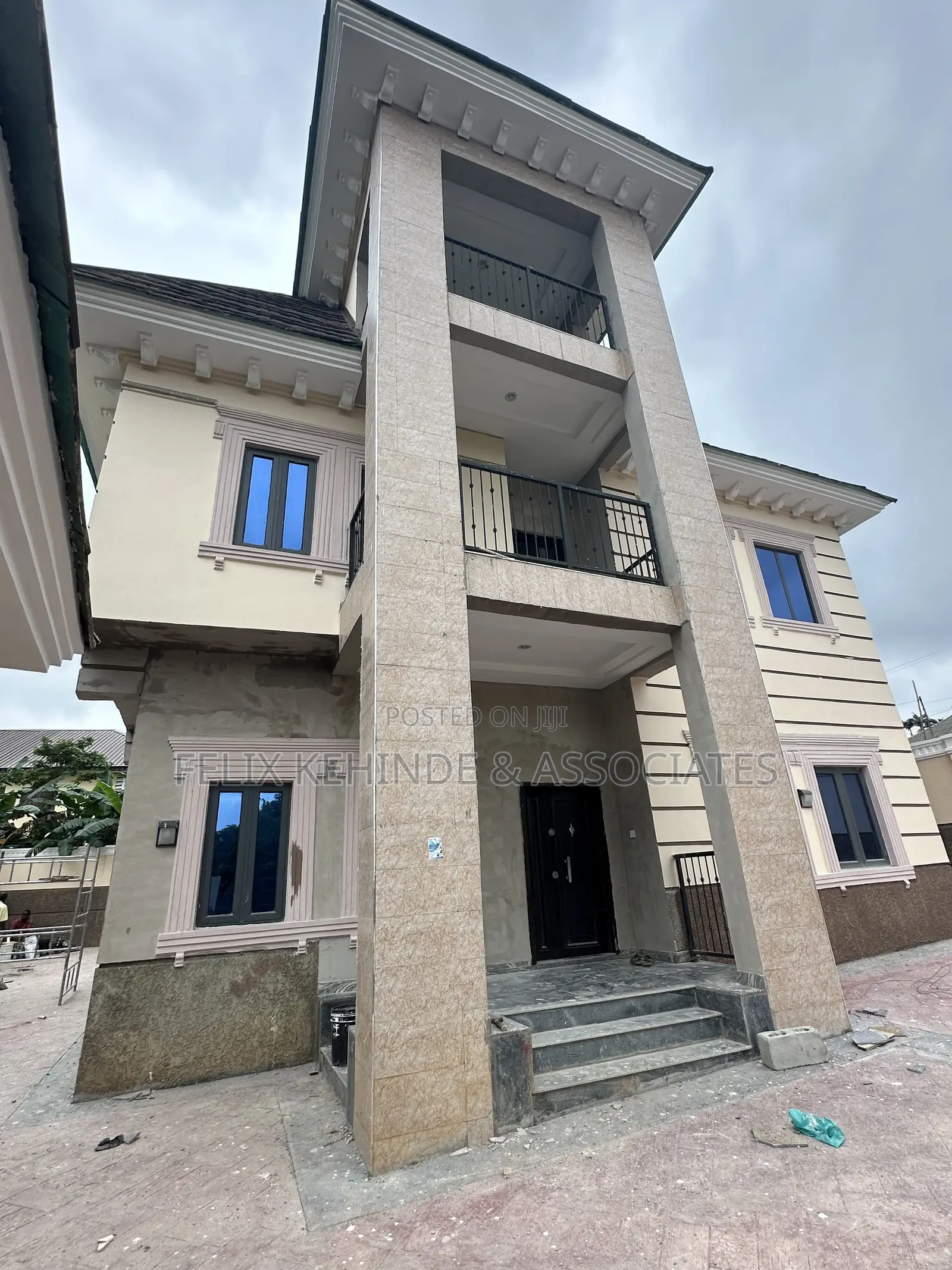 5bdrm Duplex in Federal Housing, Agodi for sale in Agodi