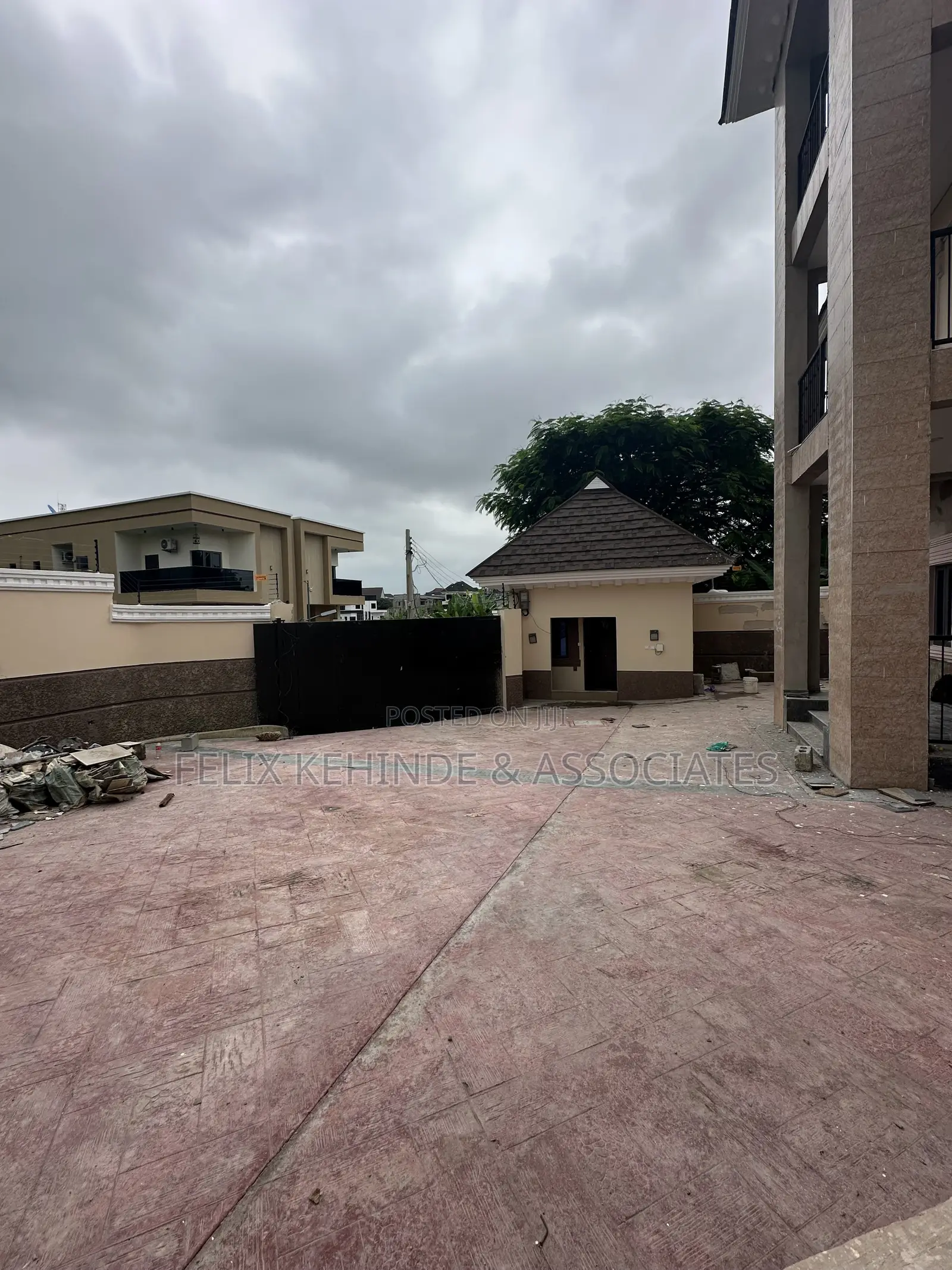 5bdrm Duplex in Federal Housing, Agodi for sale in Agodi