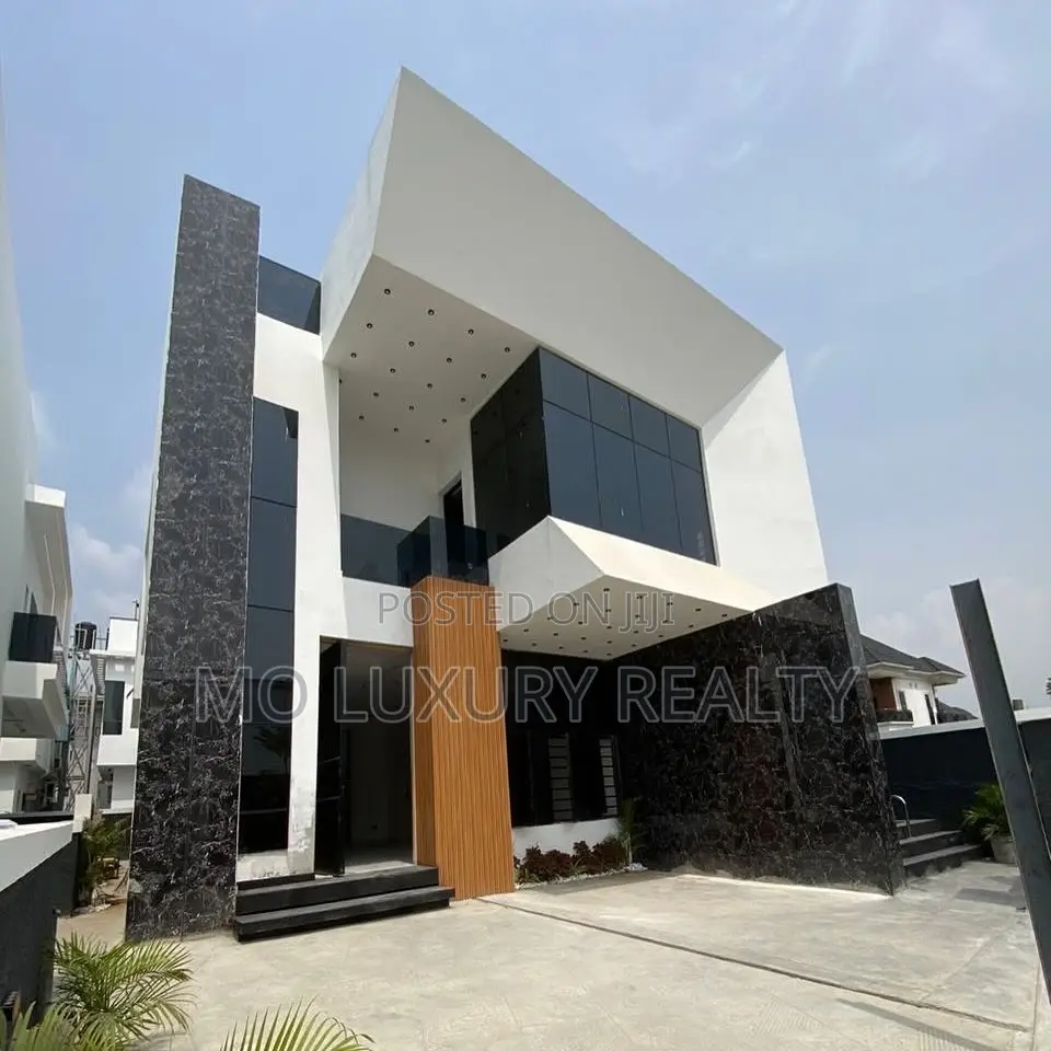 5bdrm Duplex in Chevron for rent in Chevron