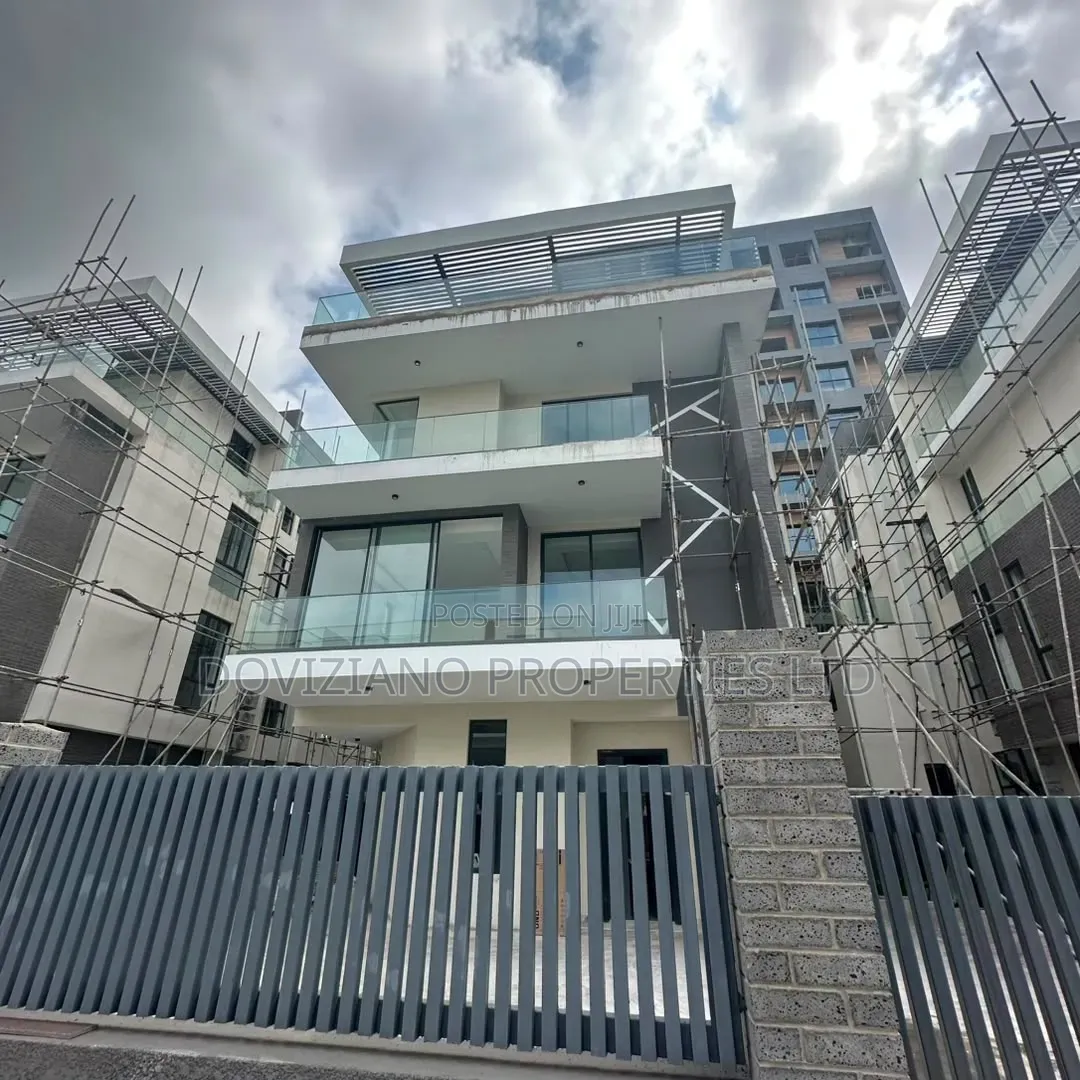 6bdrm Duplex in Banana Island for sale in Banana Island