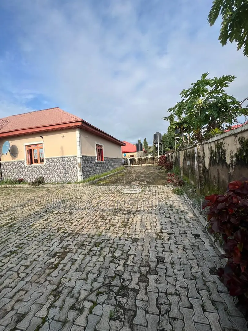 3bdrm Bungalow in Orozo for rent in Orozo