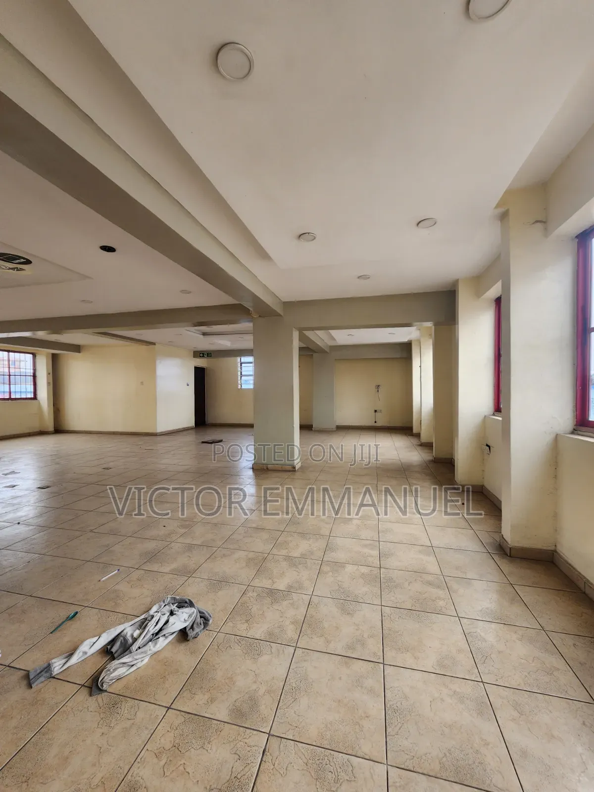 140sqm Open Plan Office Space Available on the Second Floor in Sabo / Yaba