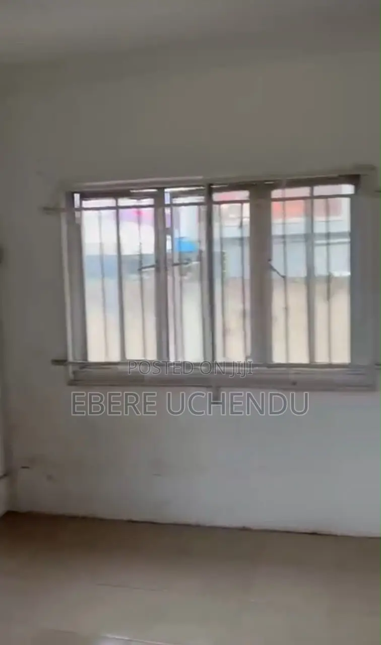 2bdrm Block of Flats in Aguda Surulere for rent in Surulere