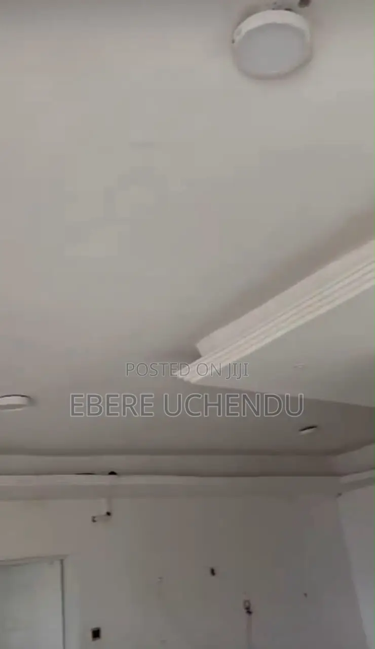 2bdrm Block of Flats in Aguda Surulere for rent in Surulere
