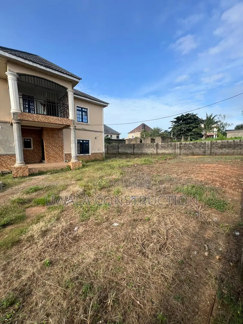 5bdrm Duplex in Orozo for sale in Orozo