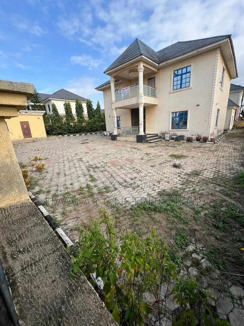 5bdrm Duplex in Orozo for rent in Orozo
