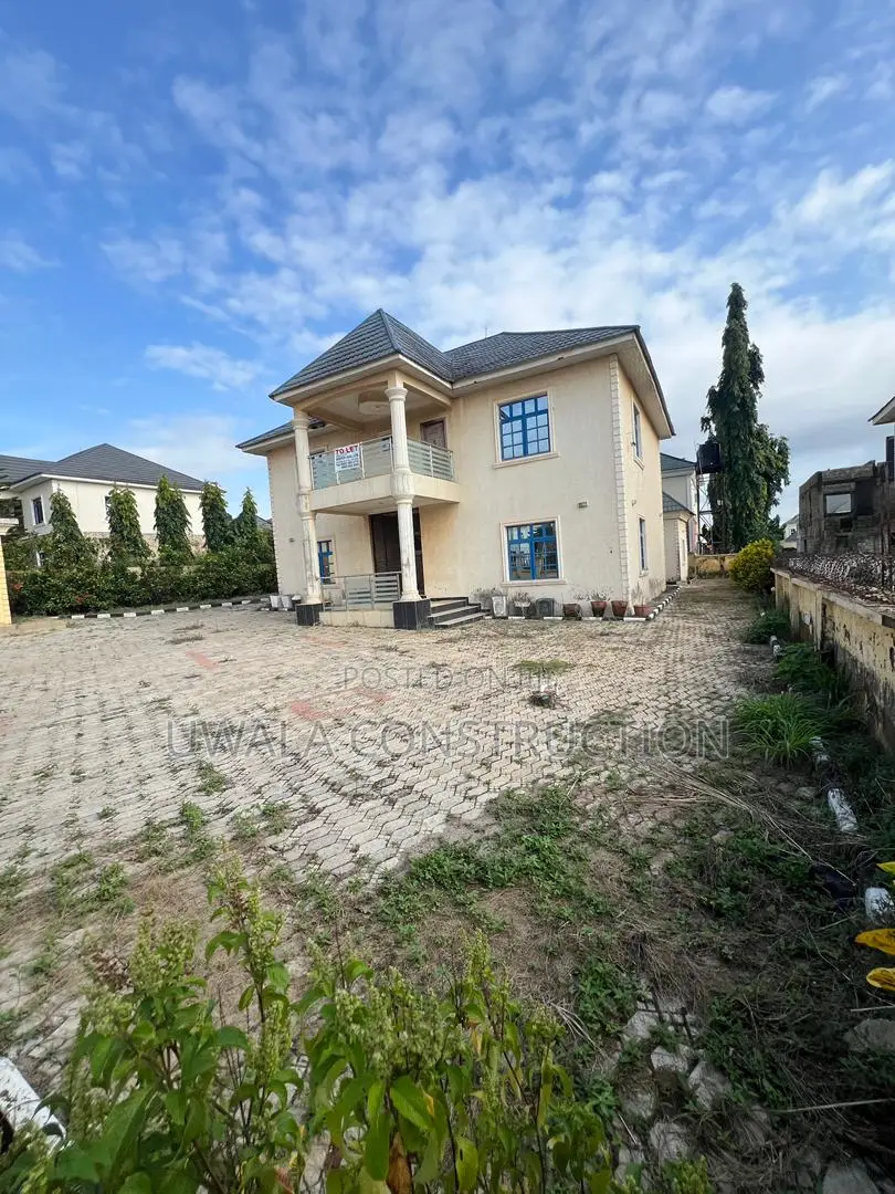 5bdrm Duplex in Orozo for rent in Orozo