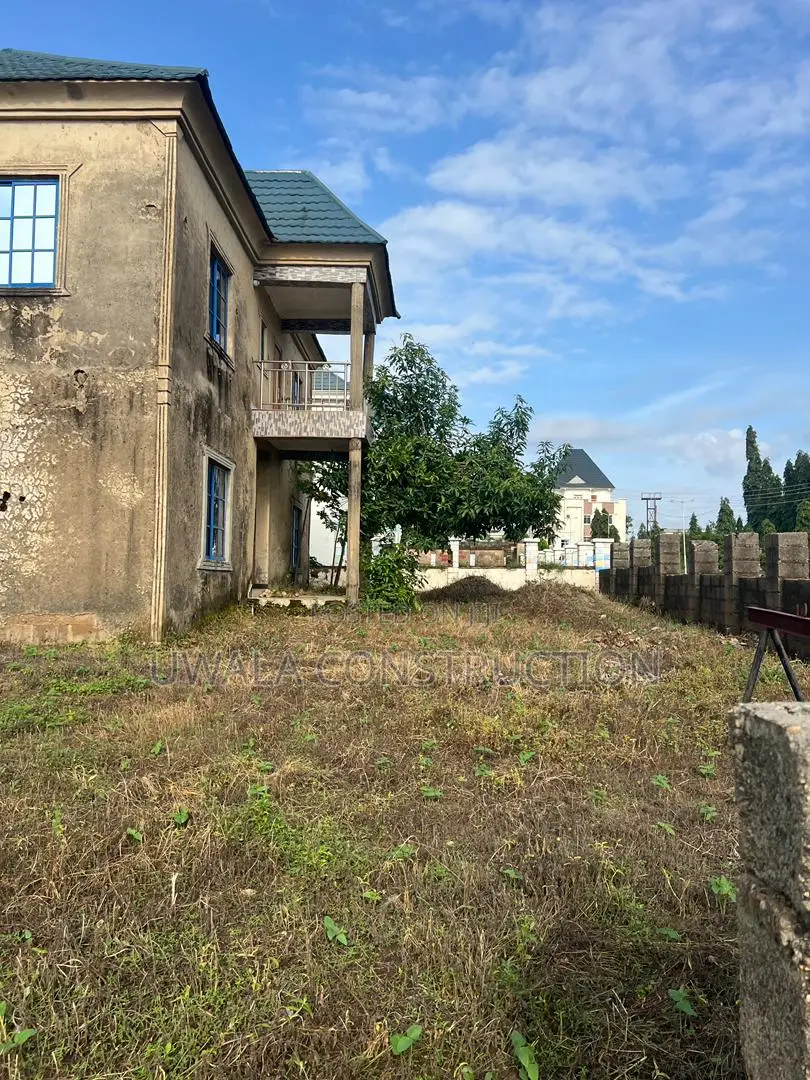 5bdrm Duplex in Orozo for sale in Orozo