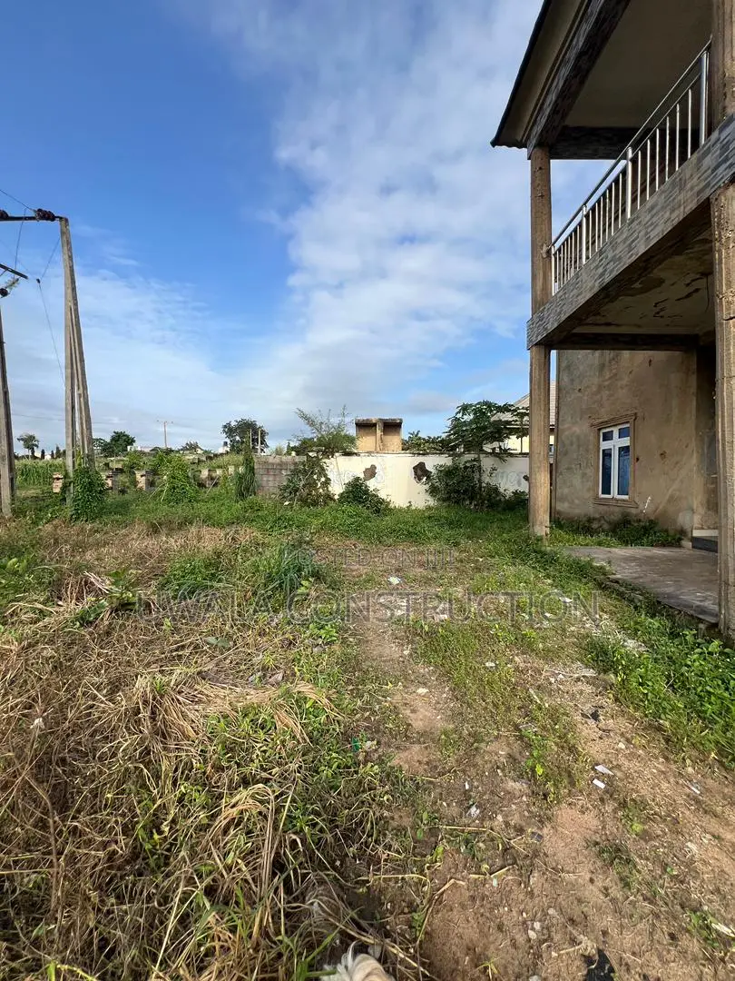 5bdrm Duplex in Orozo for sale in Orozo