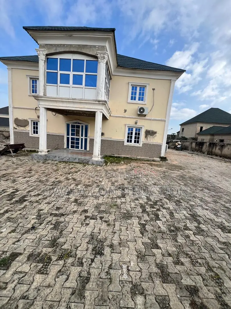 5bdrm Duplex in Orozo for sale in Orozo
