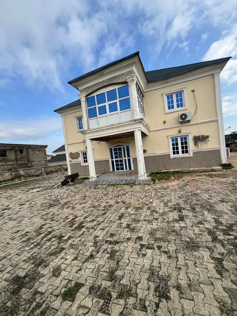 5bdrm Duplex in Orozo for sale in Orozo
