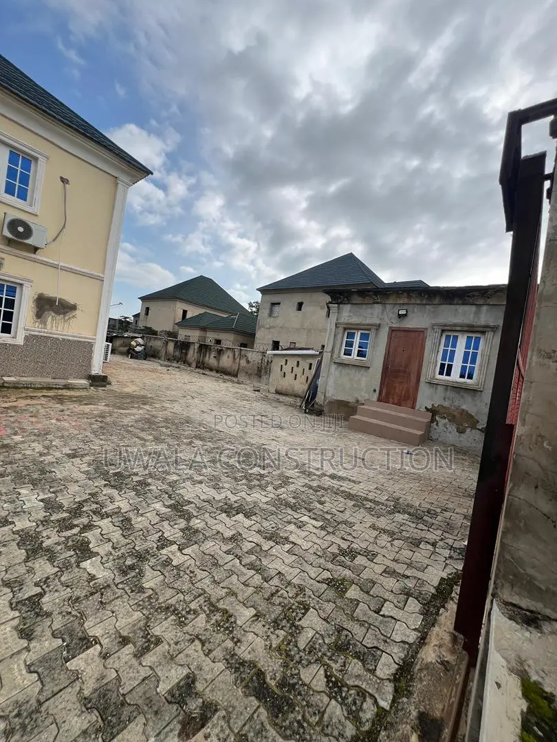 5bdrm Duplex in Orozo for sale in Orozo