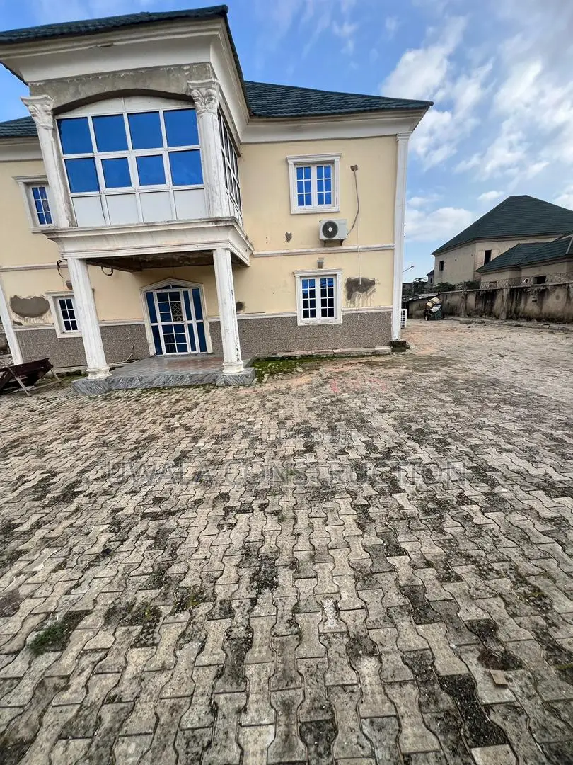5bdrm Duplex in Orozo for sale in Orozo