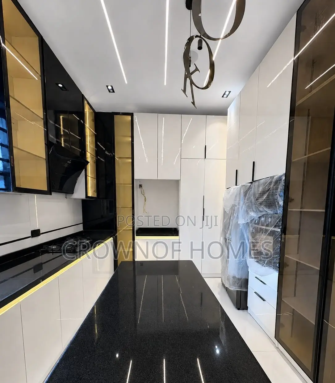 5bdrm Duplex in Ologolo for sale in Ologolo