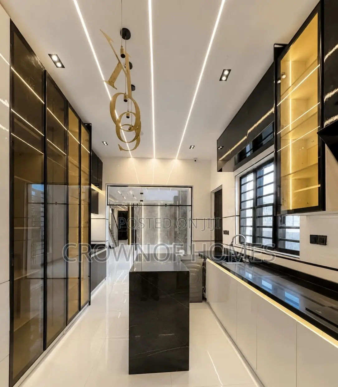 5bdrm Duplex in Ologolo for sale in Ologolo