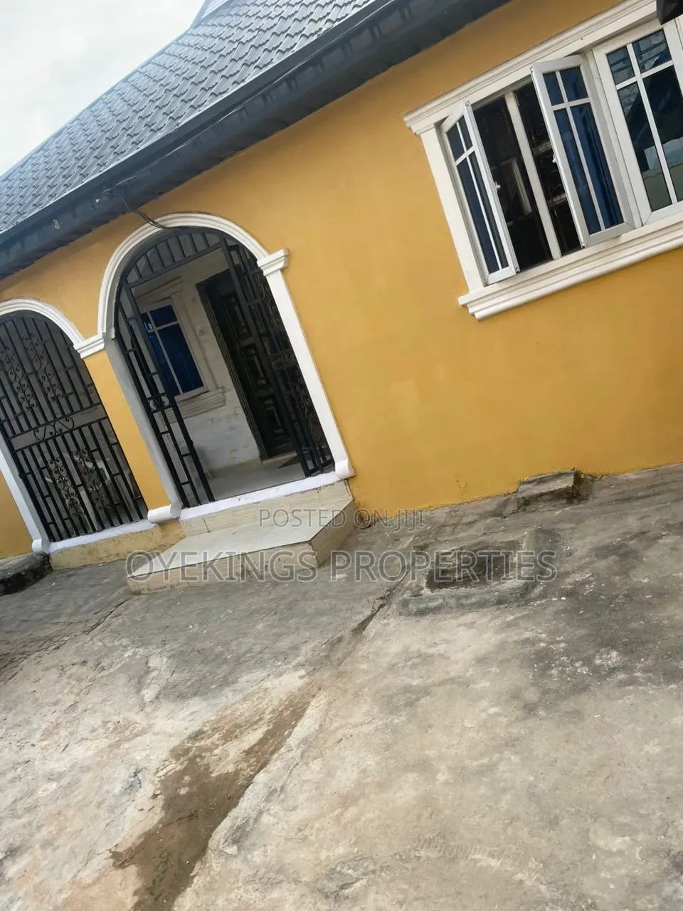 2bdrm Block of Flats in Abado Elewure, Oluyole for rent in Oluyole