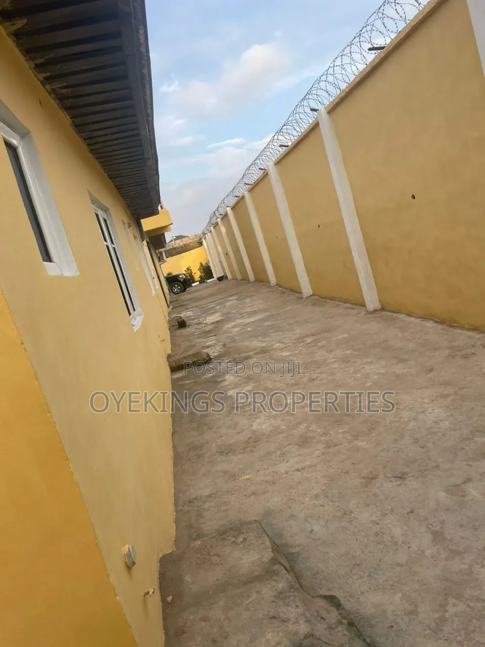 2bdrm Block of Flats in Abado Elewure, Oluyole for rent in Oluyole