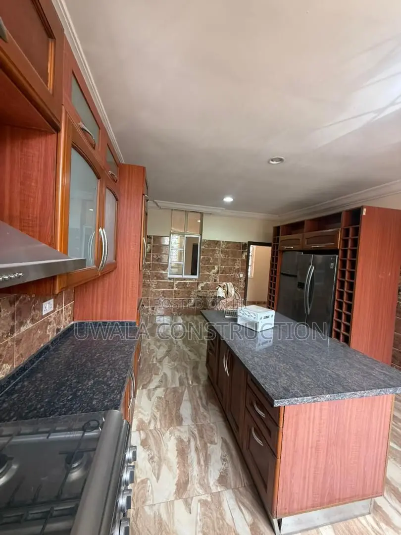11bdrm Duplex in Guzape District for sale in Guzape District