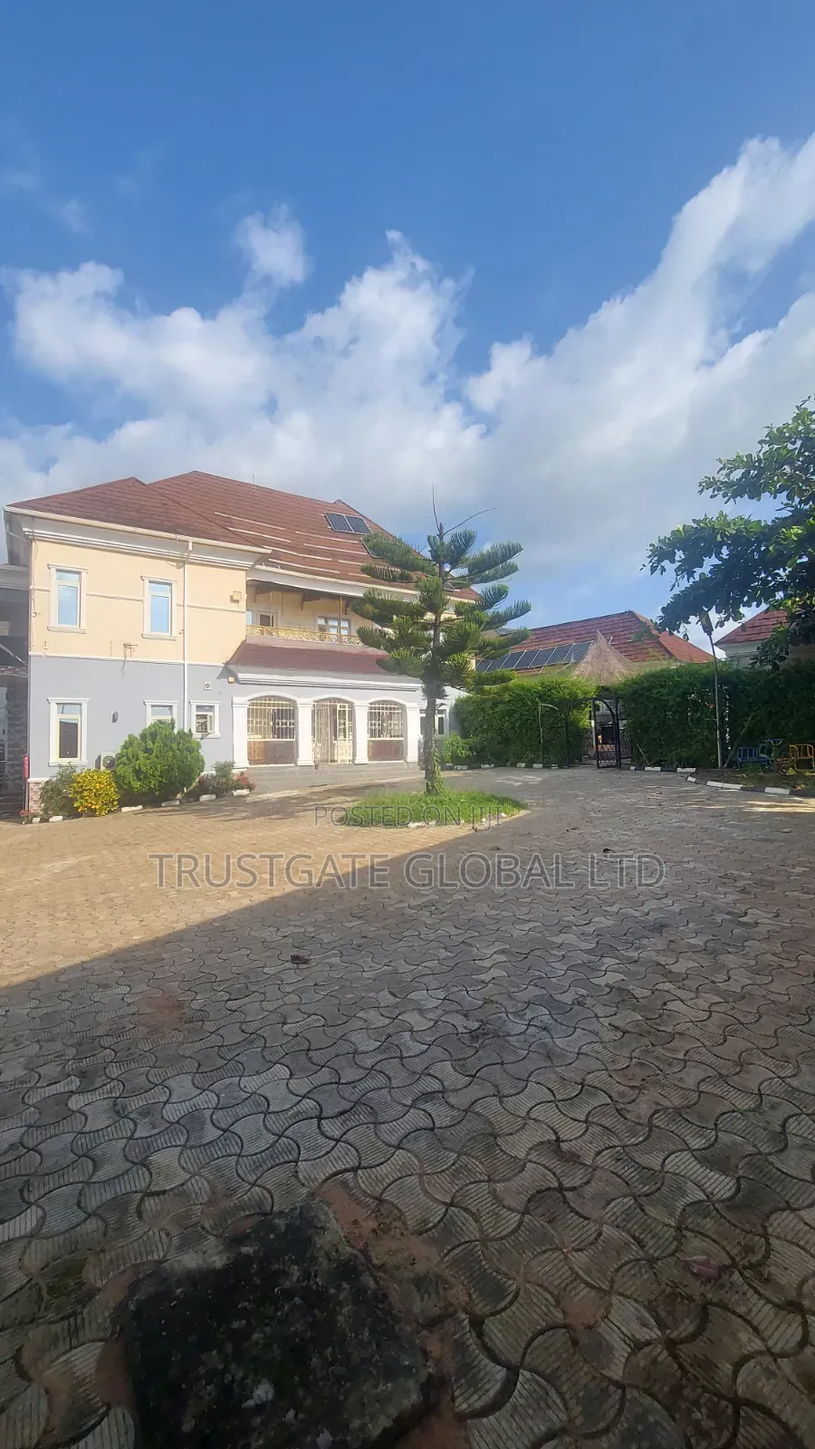 6bdrm Duplex in Broadview Estate, Idu Industrial for sale in Idu Industrial