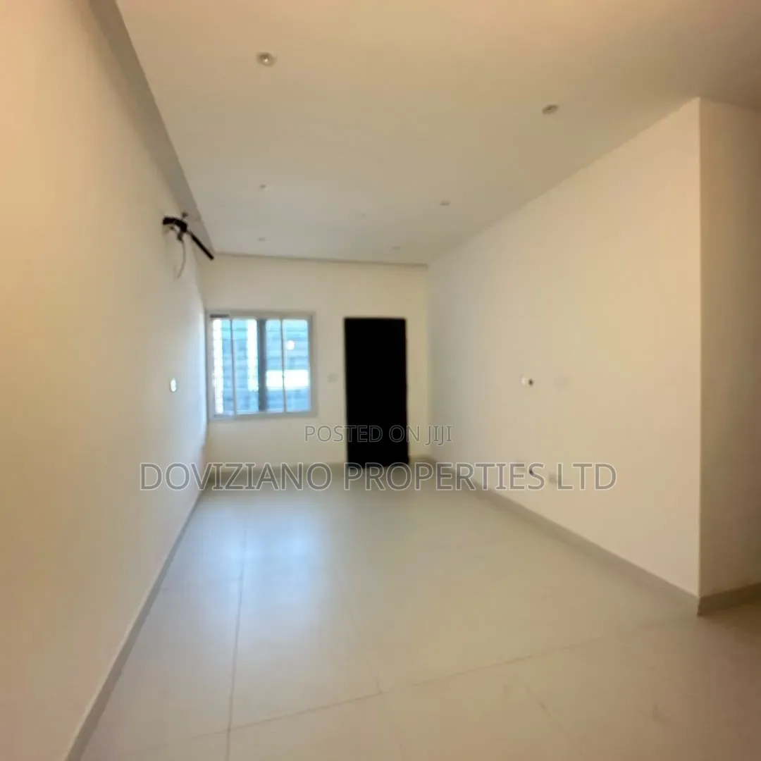 4bdrm Duplex in Chevron for sale in Chevron