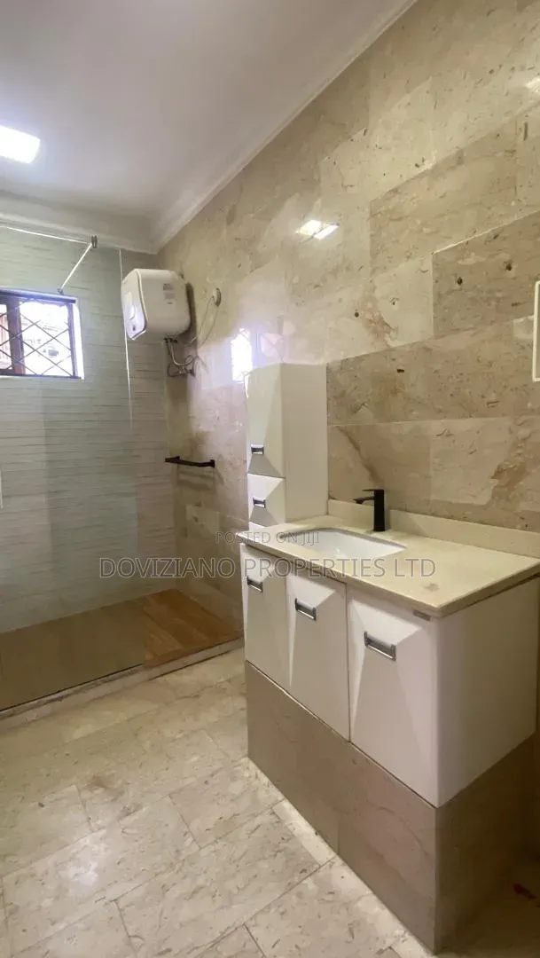 4bdrm Duplex in Banana Island for rent in Banana Island