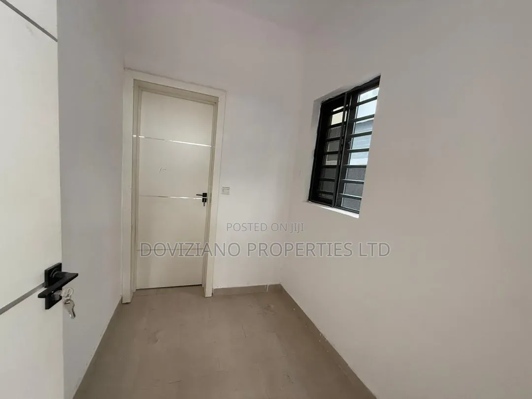 5bdrm Duplex in Lekki Phase 1 for sale in Lekki Phase 1