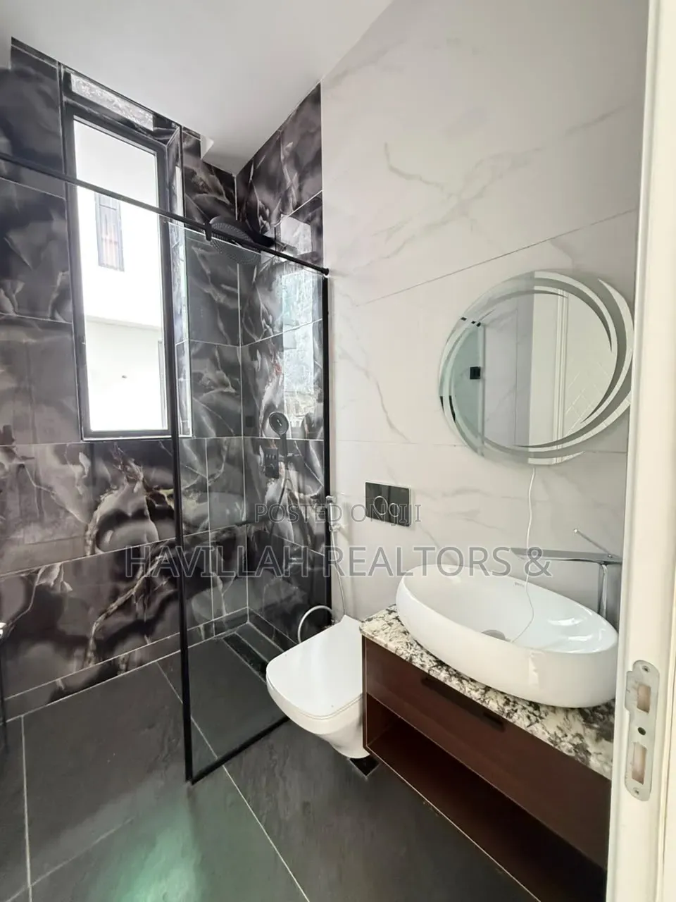 5bdrm Duplex in Ikate for sale in Ikate