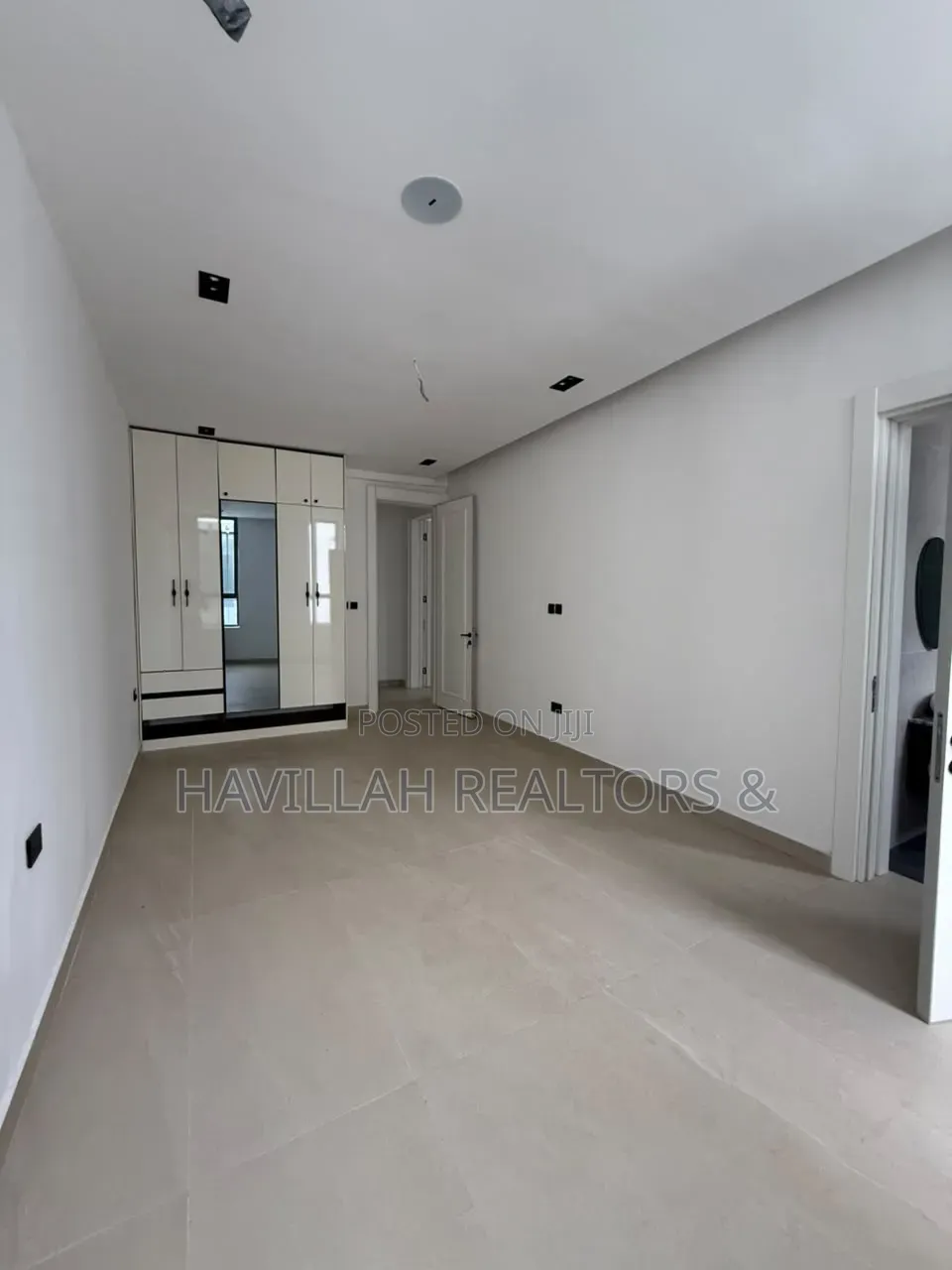 5bdrm Duplex in Ikate for sale in Ikate