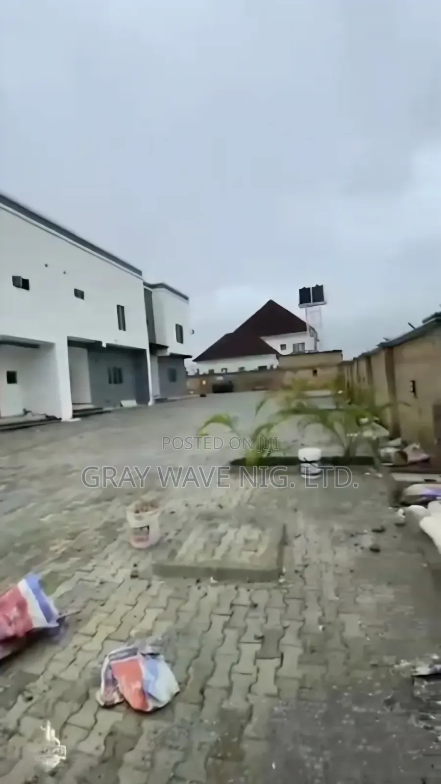3bdrm Duplex in Sabon Lugbe for sale in Sabon Lugbe