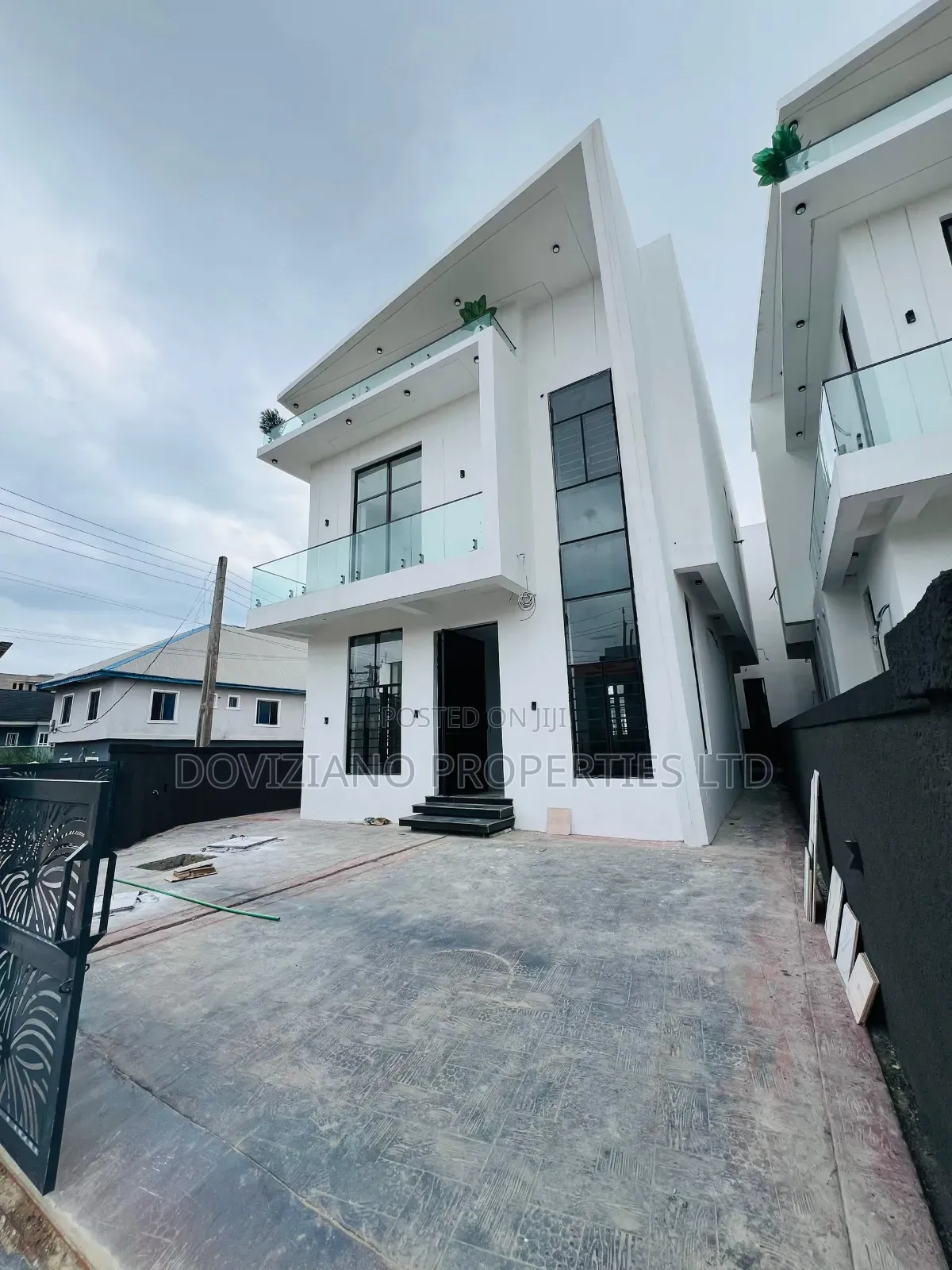 4bdrm Duplex in Ikota for sale in Ikota