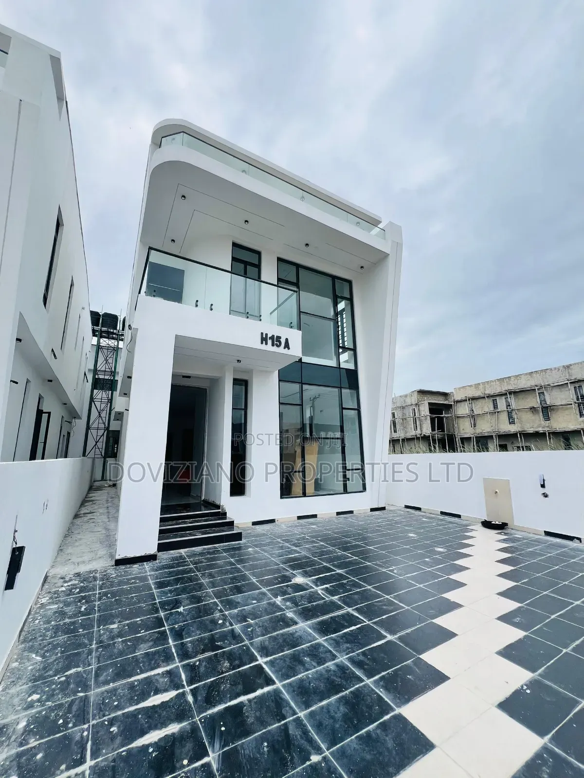 4bdrm Duplex in Ikota for sale in Ikota