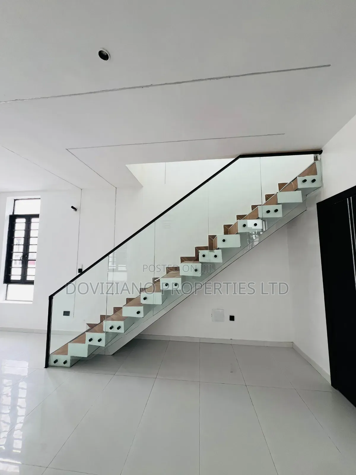 4bdrm Duplex in Ikota for sale in Ikota