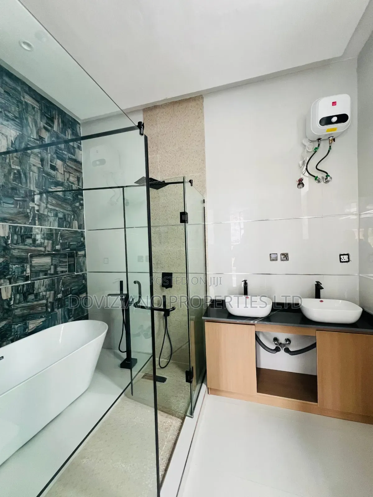 4bdrm Duplex in Ikota for sale in Ikota
