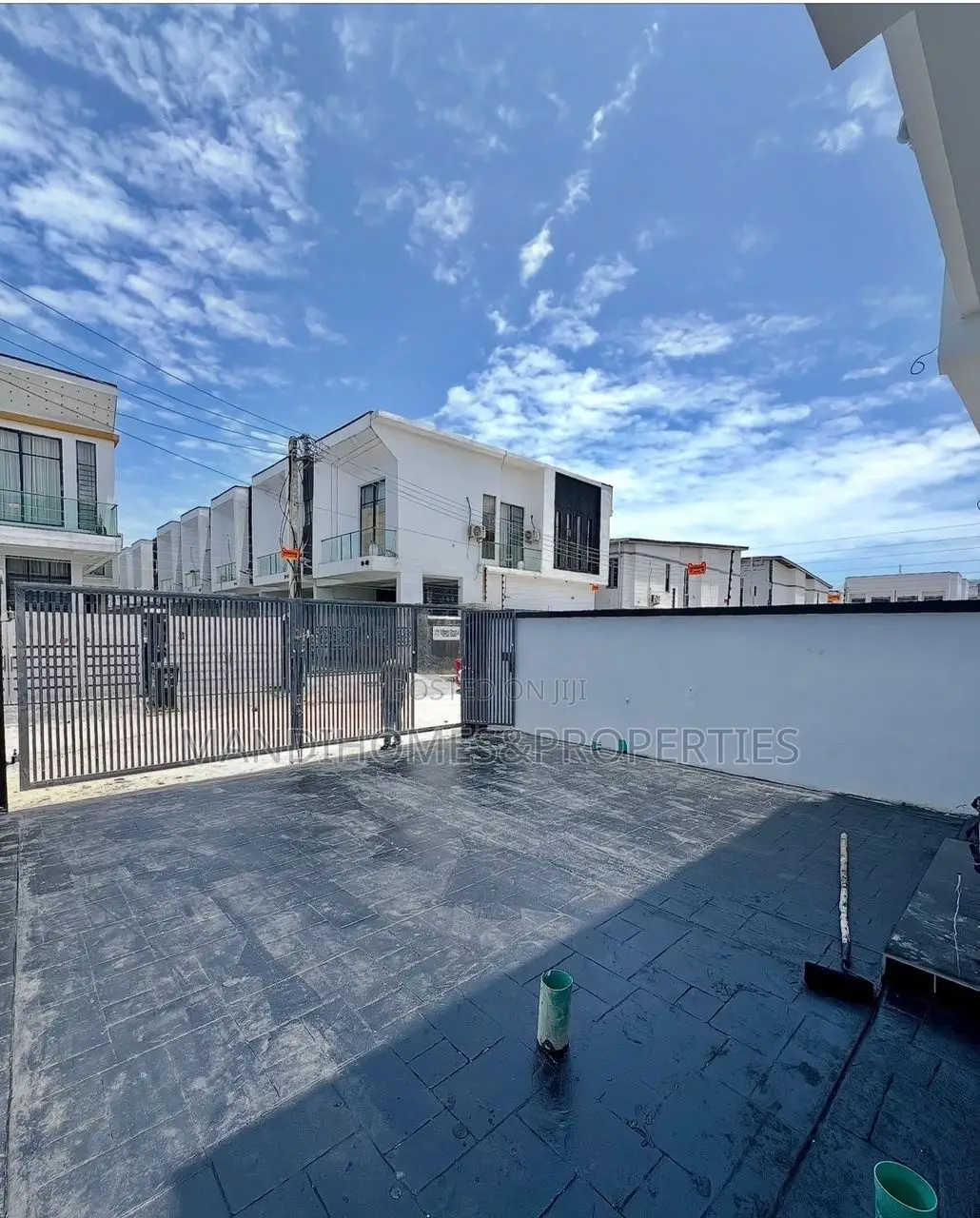 4bdrm Duplex in Lekki for sale in Lekki